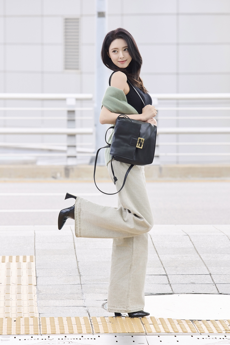 [공항패션] 있지 유나, 펜디 데일리룩에 말차코어 한 스푼 537-Image
